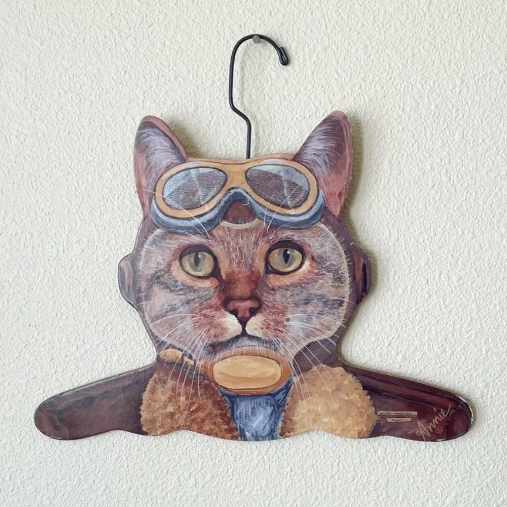 Seeking 👀 Bear Hanger | ISO Wooden Stupell VNTG Clothes | Vintage - Please Help - Picture 8 of 9